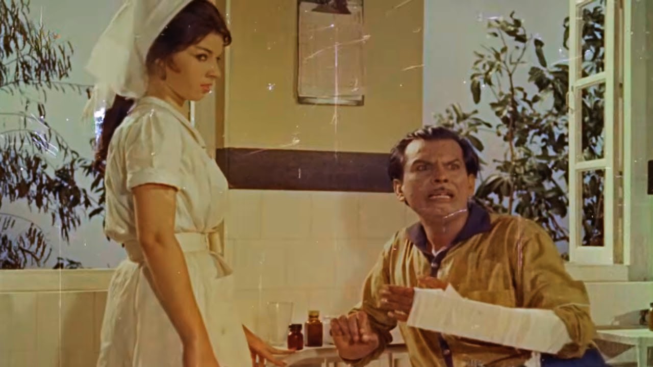 बाजु में डॉक्टर है उसको नहीं बुलाता है तुम नर्स को बुलाता है 😂 DOOR KI AAWAZ - Johnny Walker Comedy