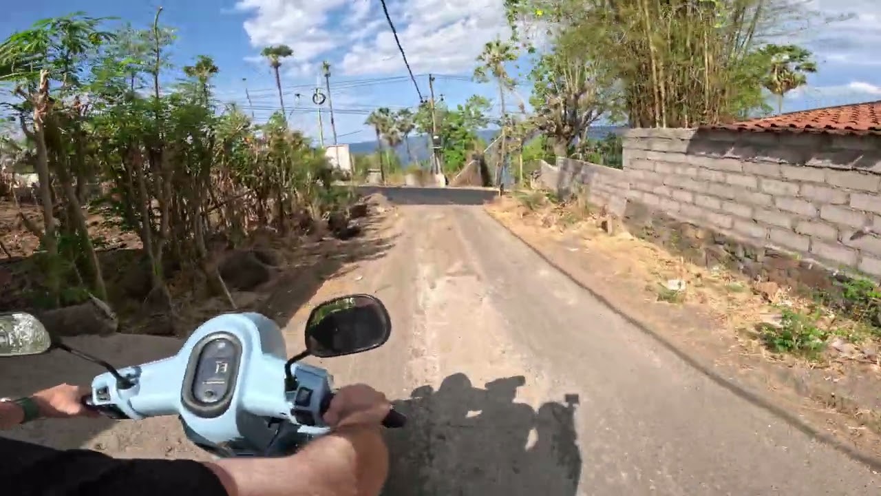 Explorare Extremă: Offroad cu Scooter-ul prin Amed, Bali #travel #explore #offroadextreme #scooter