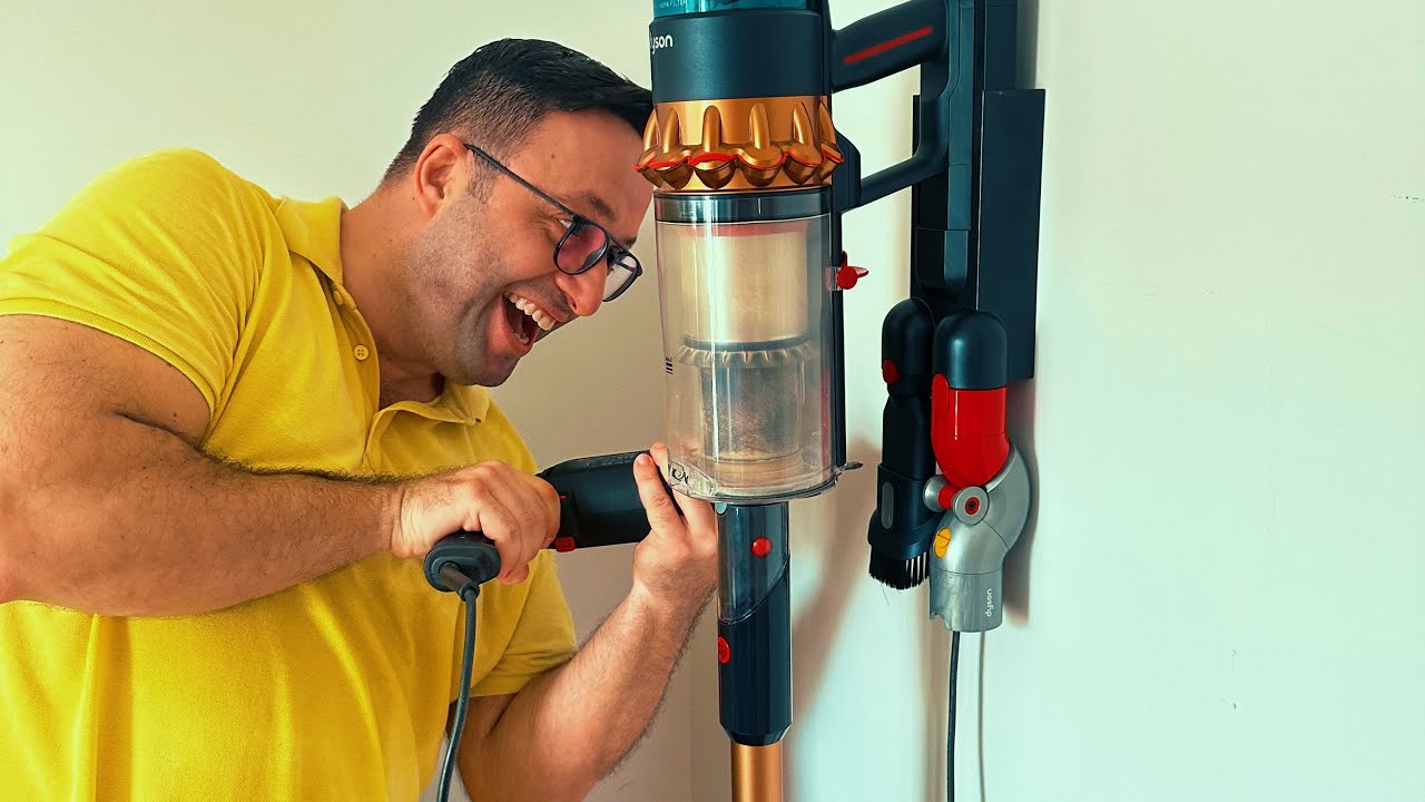 Dyson Gen5 süpürgemizi sonunda duvara monte ettik