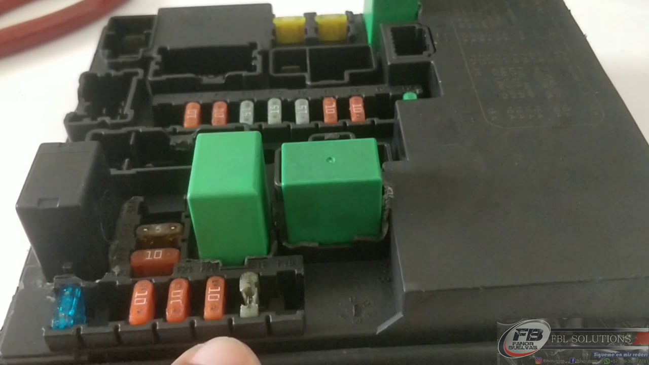 Nissan Tida daño en el TIPM