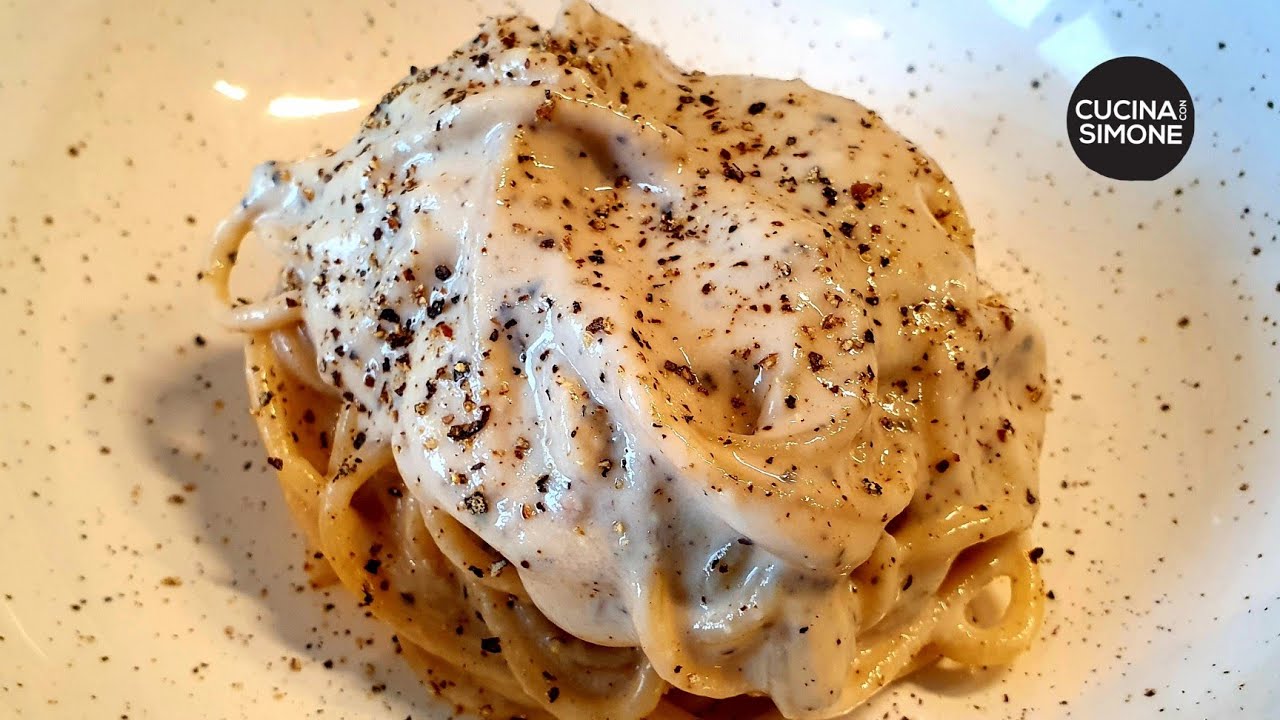 Spaghetti Cacio e Pepe - Con questa ricetta vi verranno sempre cremosi.