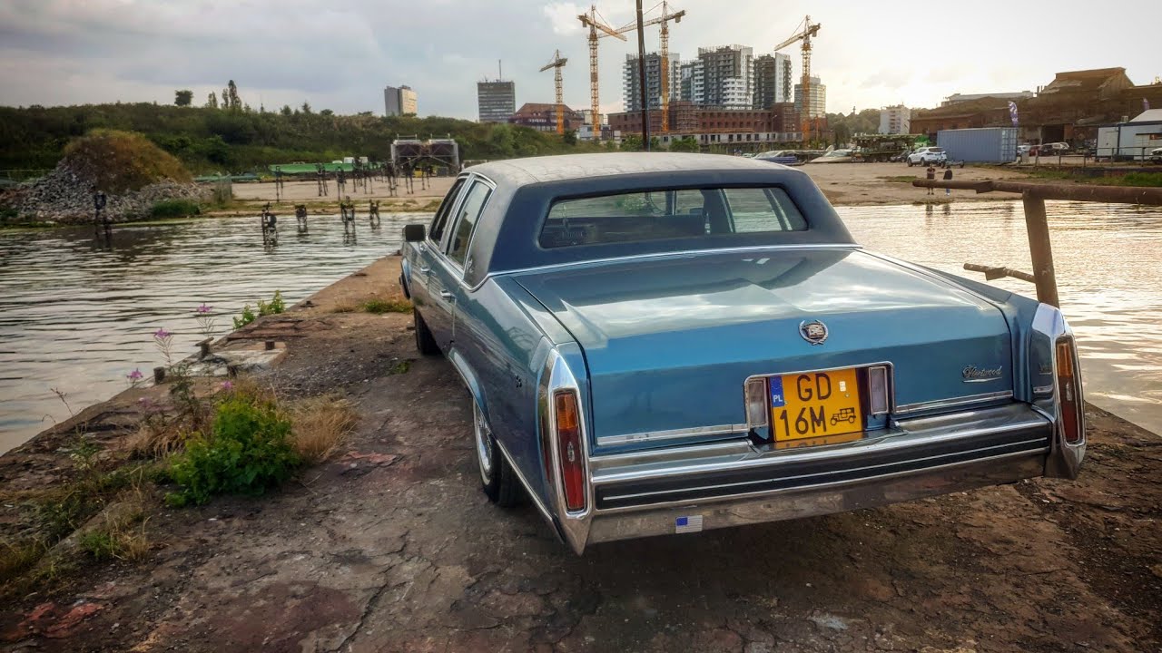 Stocznia Cesarska i Cadillac Fleetwood D'elegance 4.1 V8 1984 / Cadillac Cruisers 22.07.2021 Gdańsk