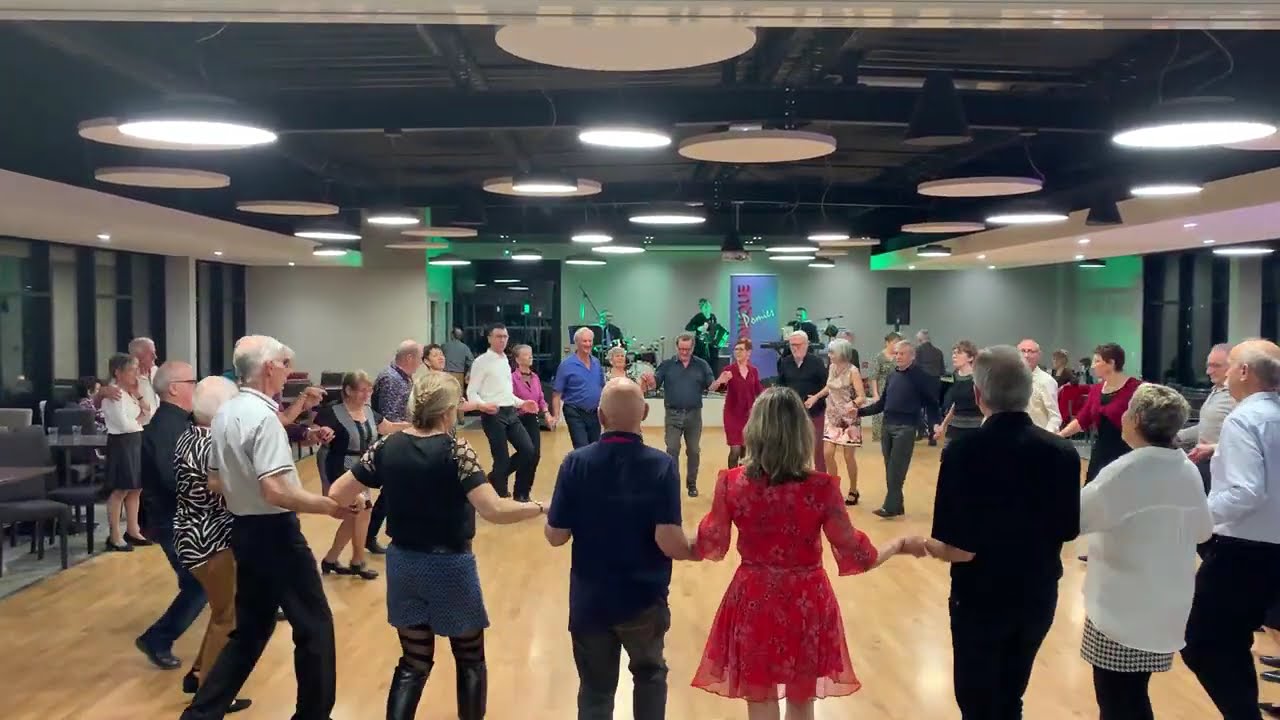 Bourrée des vignerons dansée à la Croix de Mille dancing 81