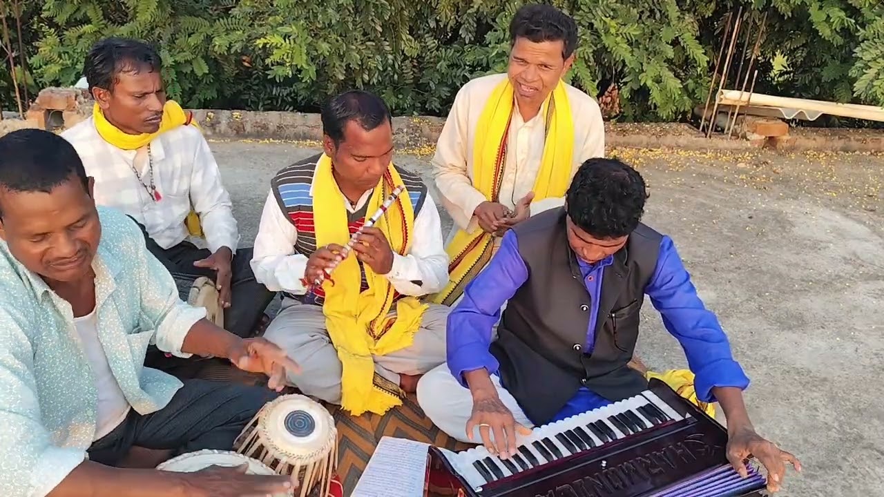 चला कोया सुरहली गांव में। प्रेम शाह मरावी गोंडवानी सुर लहरी संगीत रत्न गीत।