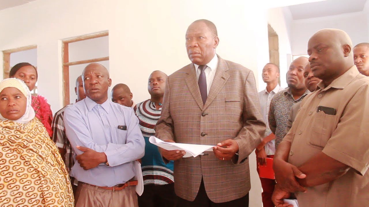 MKURUGENZI MPYA AKUTANA NA KIBANO CHA RC MWANRI 