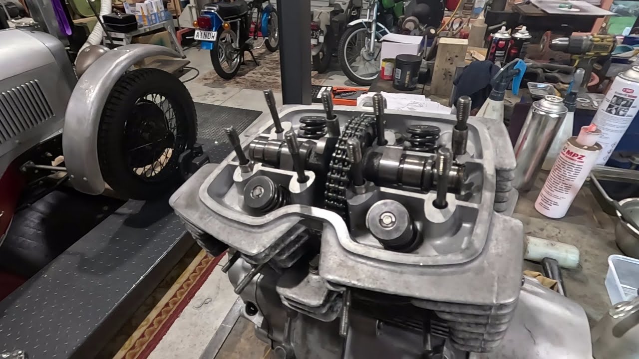 CB125 Twin - Head and cam in and timing set