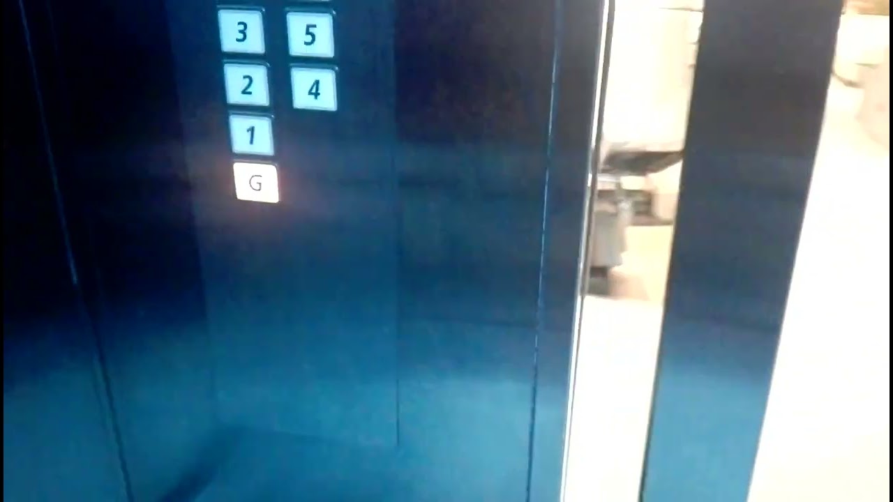 Hitachi Traction Elevators @ CentralFestival Chiangmai, Thailand [Central Dept. Store]
