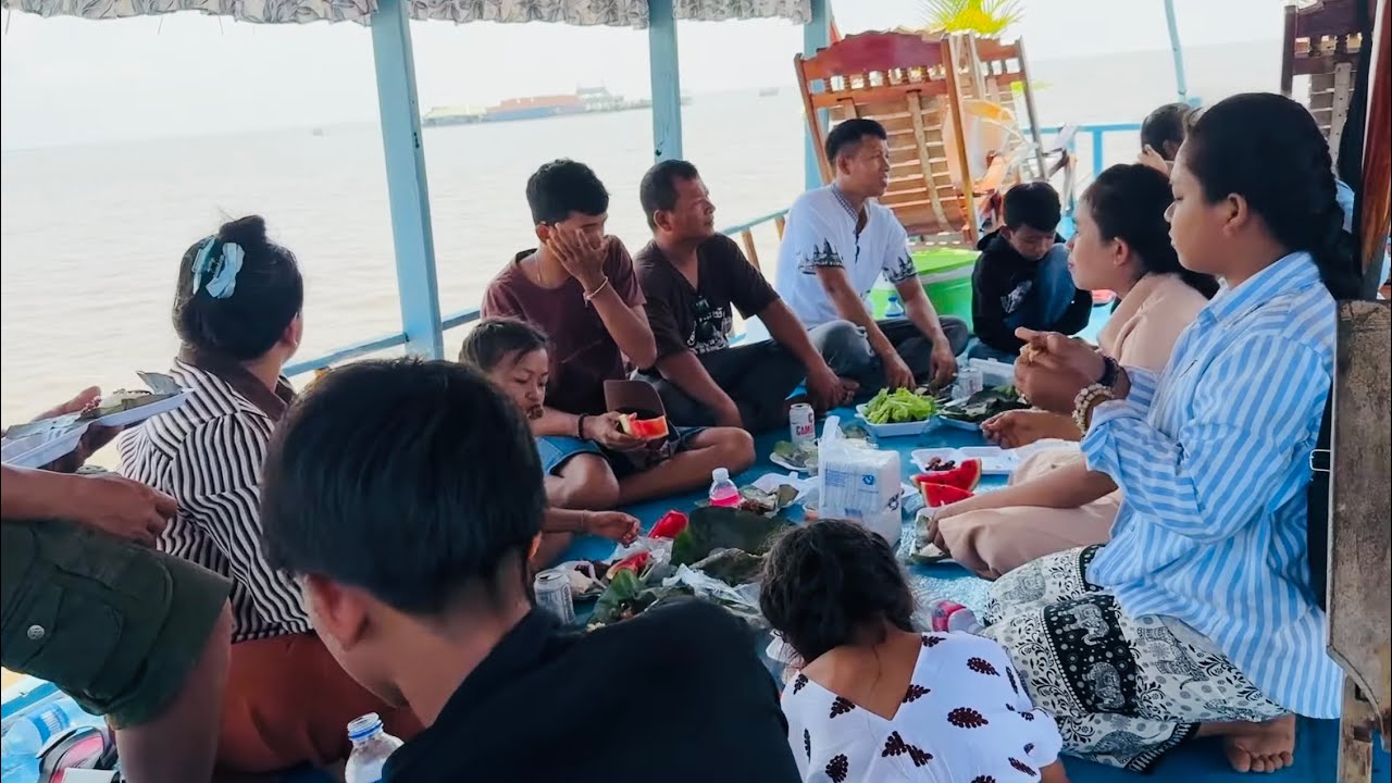 We’re heading to Kampong Phluk for a boat cruise!