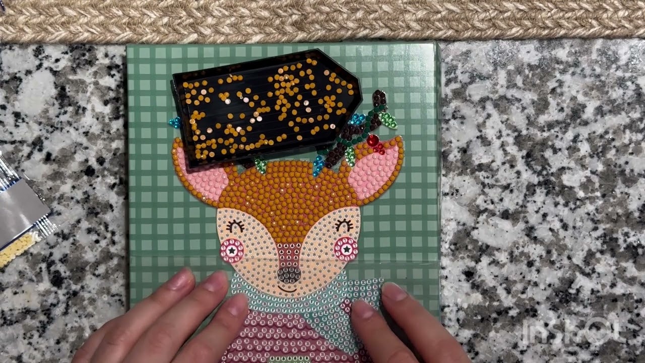 [ASMR] Diamond painting. Susurros extra cerca del oído + sonidos de 👄