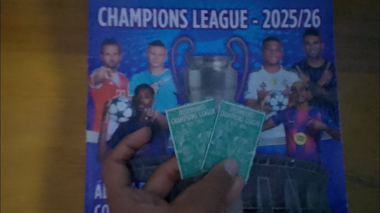Abro 2 sobres de la champions y vemos cómo vamos con el álbum 