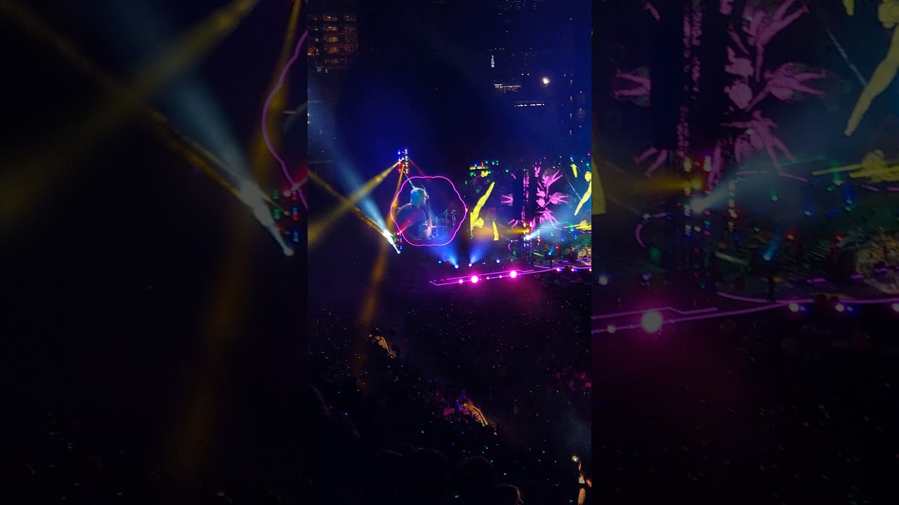 Coldplay Viva La Vida (end) + Adventure of A Lifetime, Seattle, WA Century Link Field 9/23/17