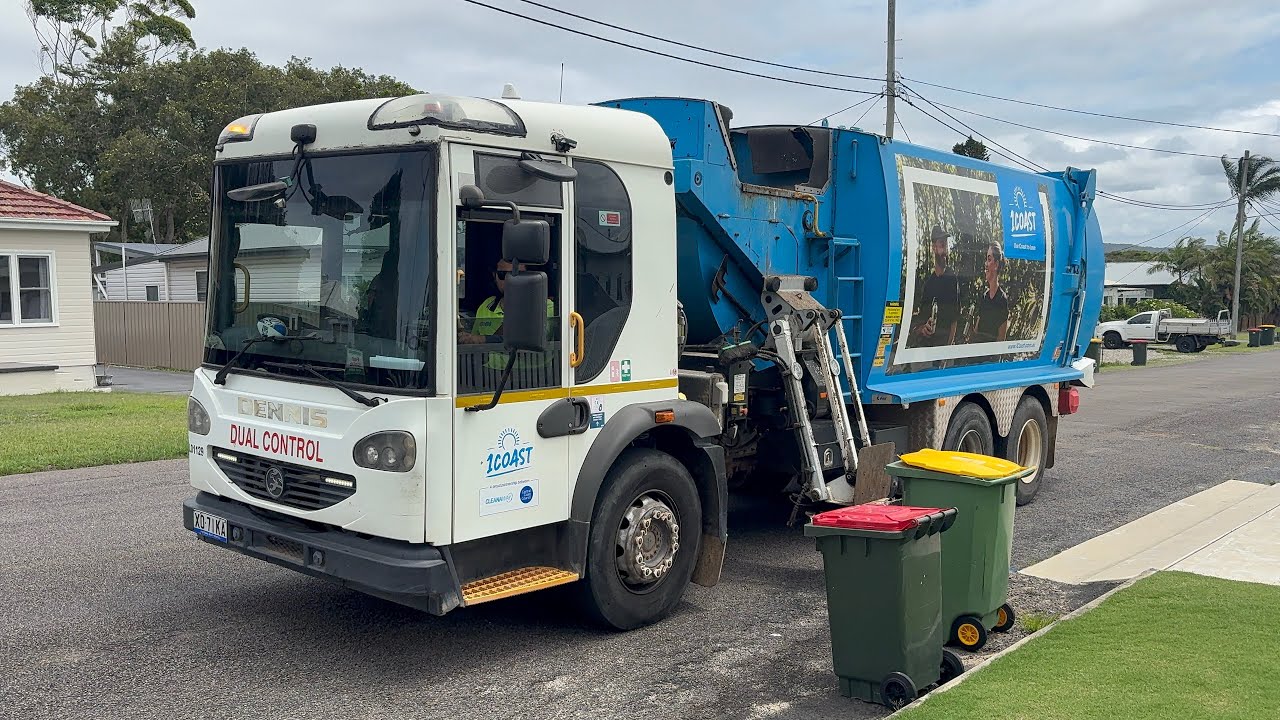 Long Jetty Recycling - SL01129 (Red Truck On Recycle)