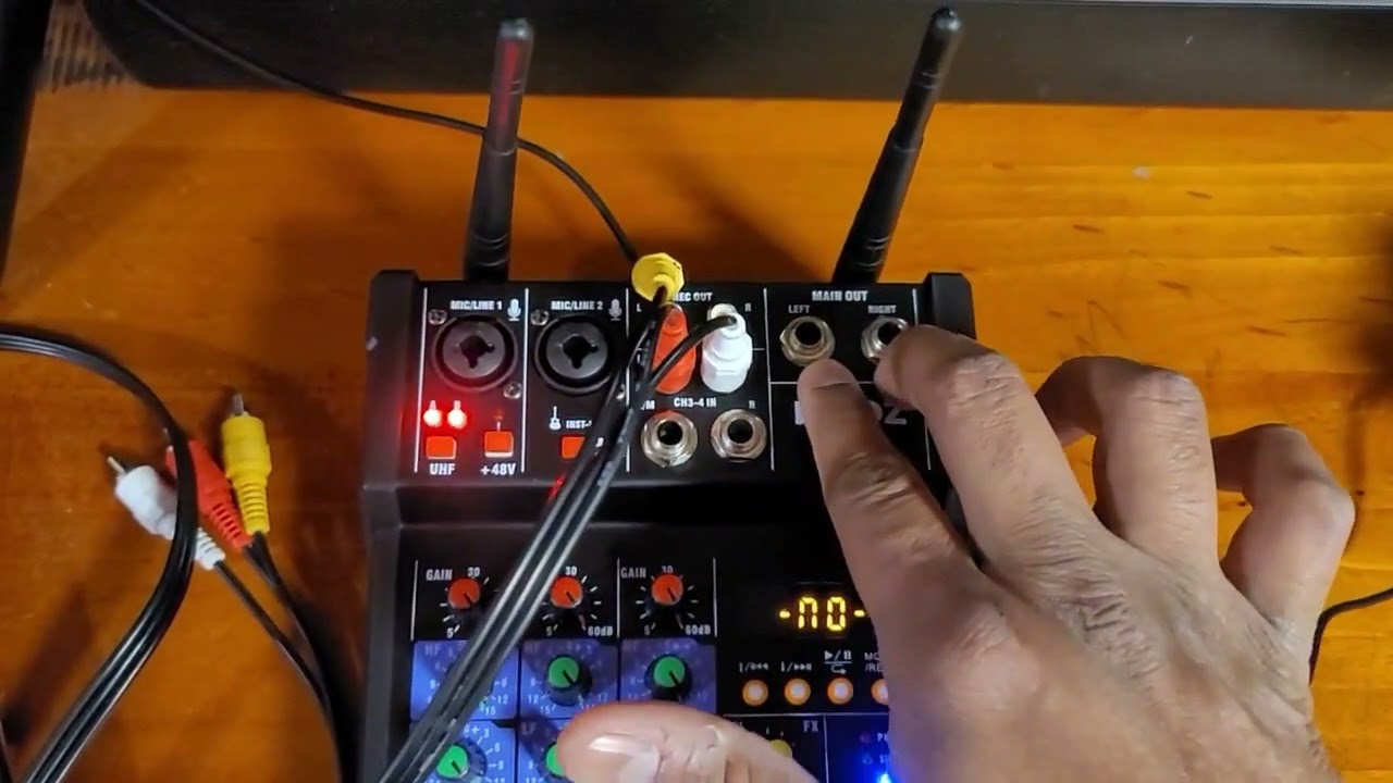 How to connect Hridz 4 channel audio mixer to TV and smart phone to play karaoke