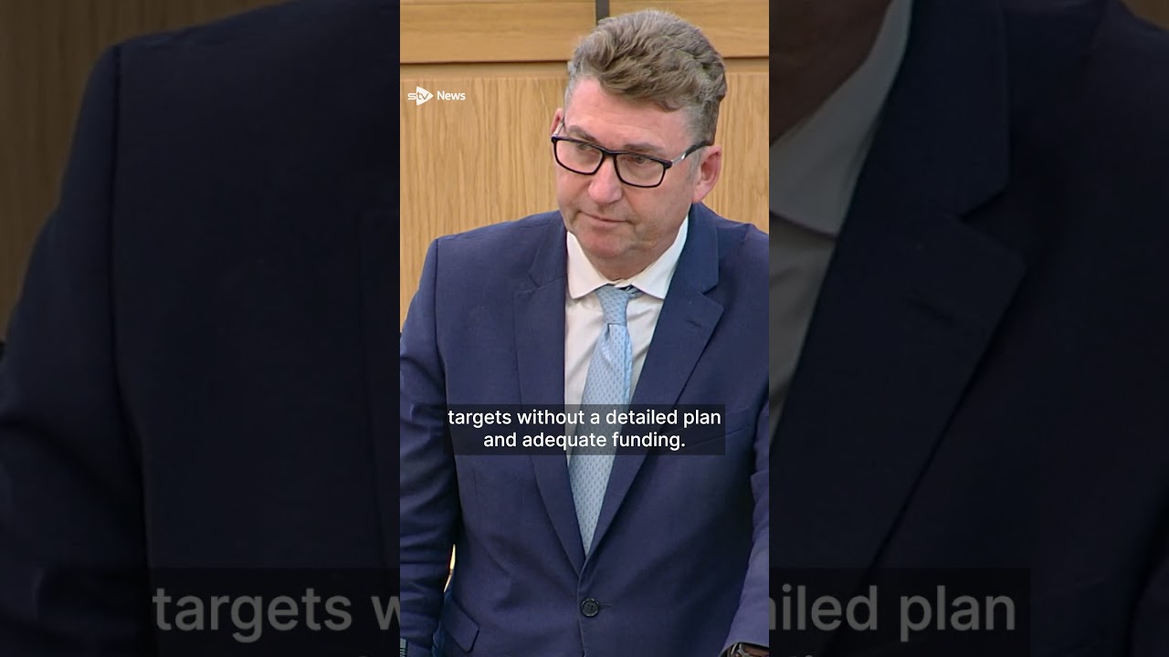 MSP caught pulling face during First Minister's Questions #politics #debate #news #currentaffairs