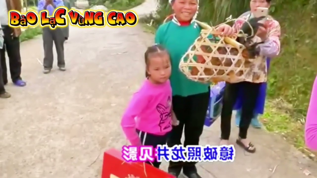 Hát lượn dắm và mì kin khảu móc dác