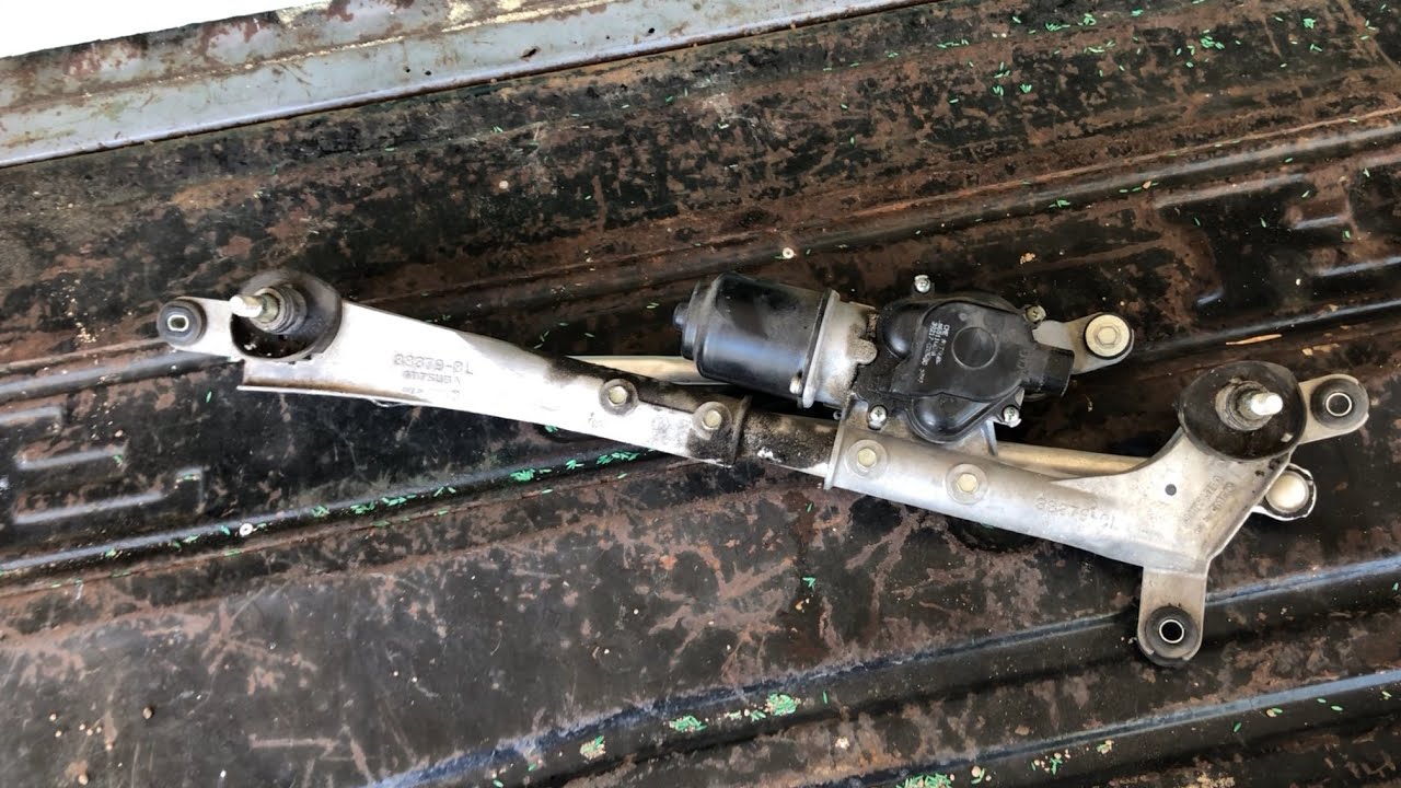 Subaru windshield wiper slapping noise /excess slack movement fixed!