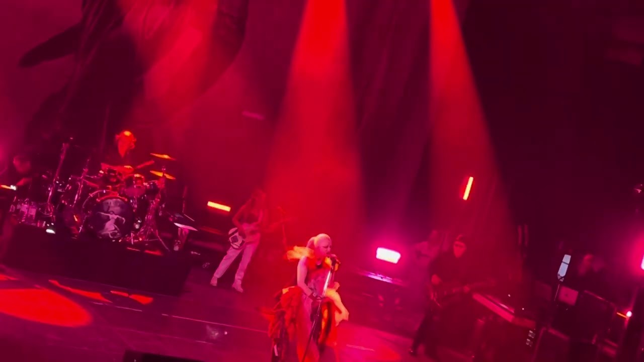Garbage - the Trick is to Keep Breathing live @ Köln 2024