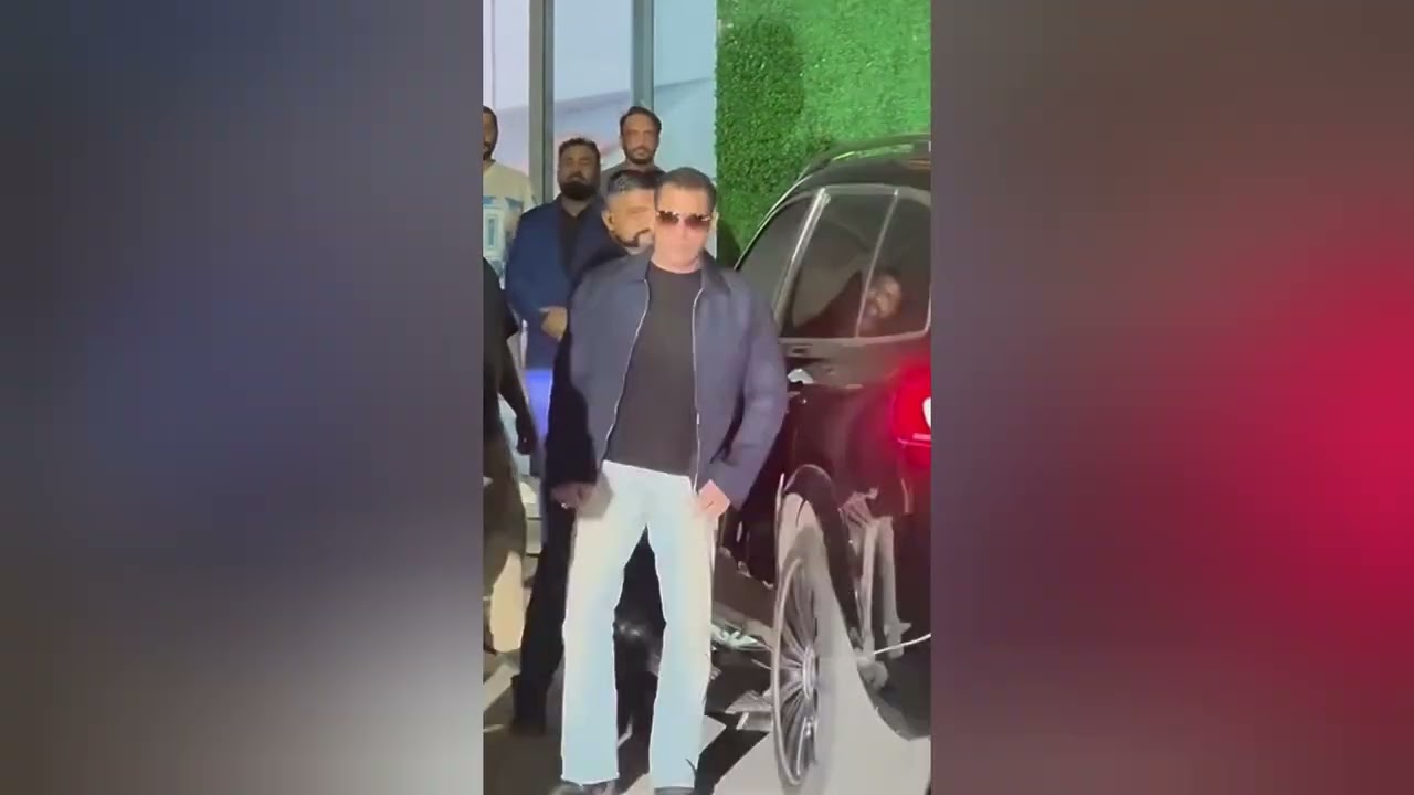 Salman Khan Spotted At Airpot 