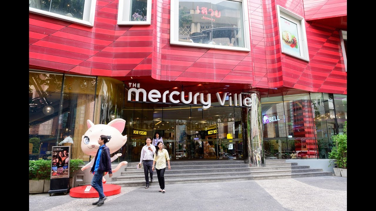 [4K] Walking from BTS station to Mercury Ville @ Chidlom shopping mall, Bangkok