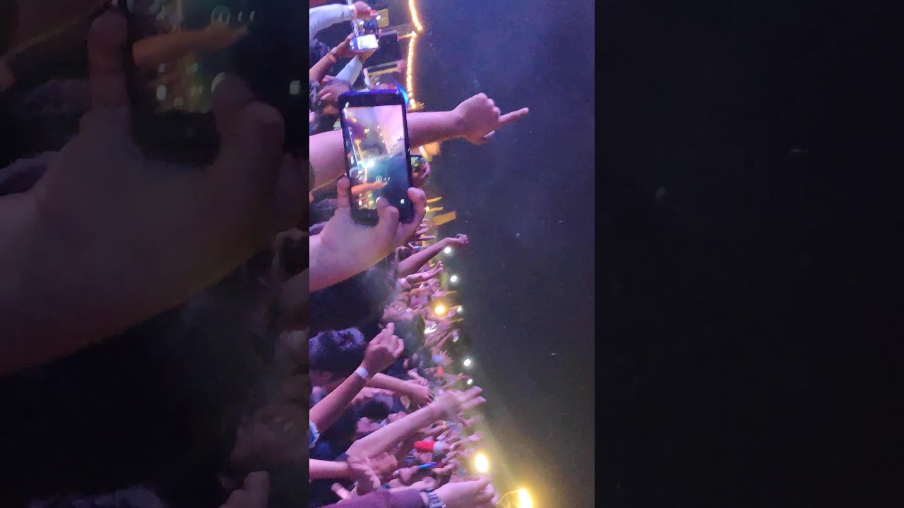 MERE GULLY MEIN/ Performed by DIVINE at ZOMALAND Hyderabad 2020