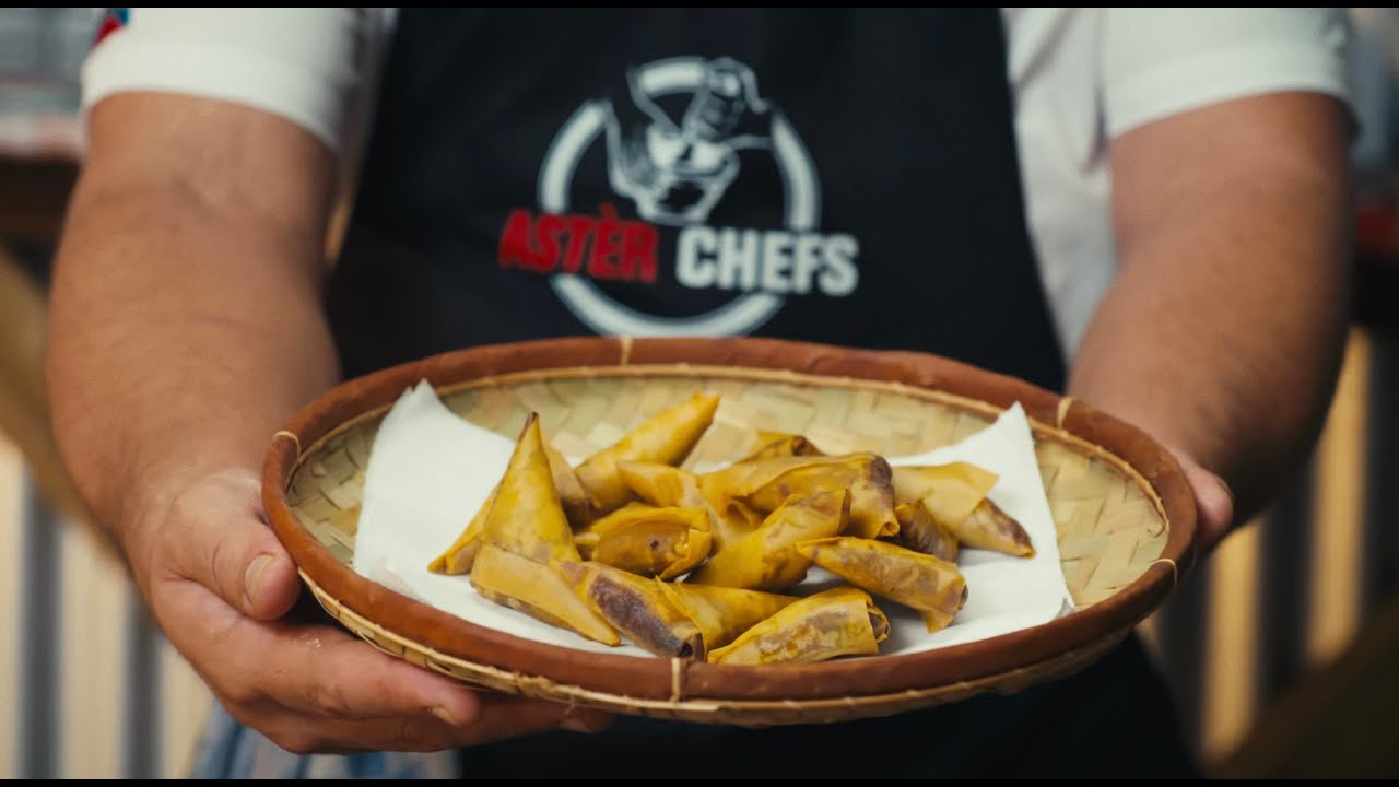 AMUSE BOUCHE - SAMOUSSAS ROUGAIL CHEVAQUINE avec le Chef Jacques MALET