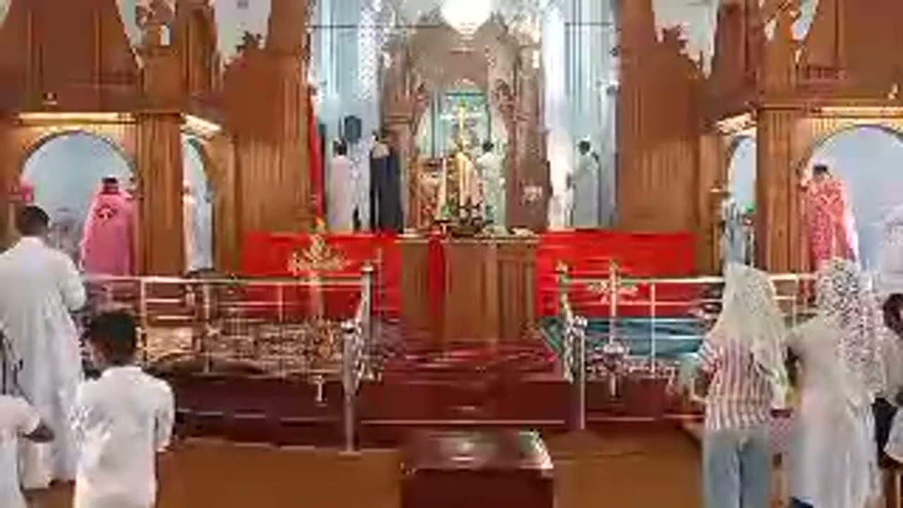 Highlight 3:27:24 - 3:32:24 from വി. മൂന്നിന്മേൽ കുർബാന