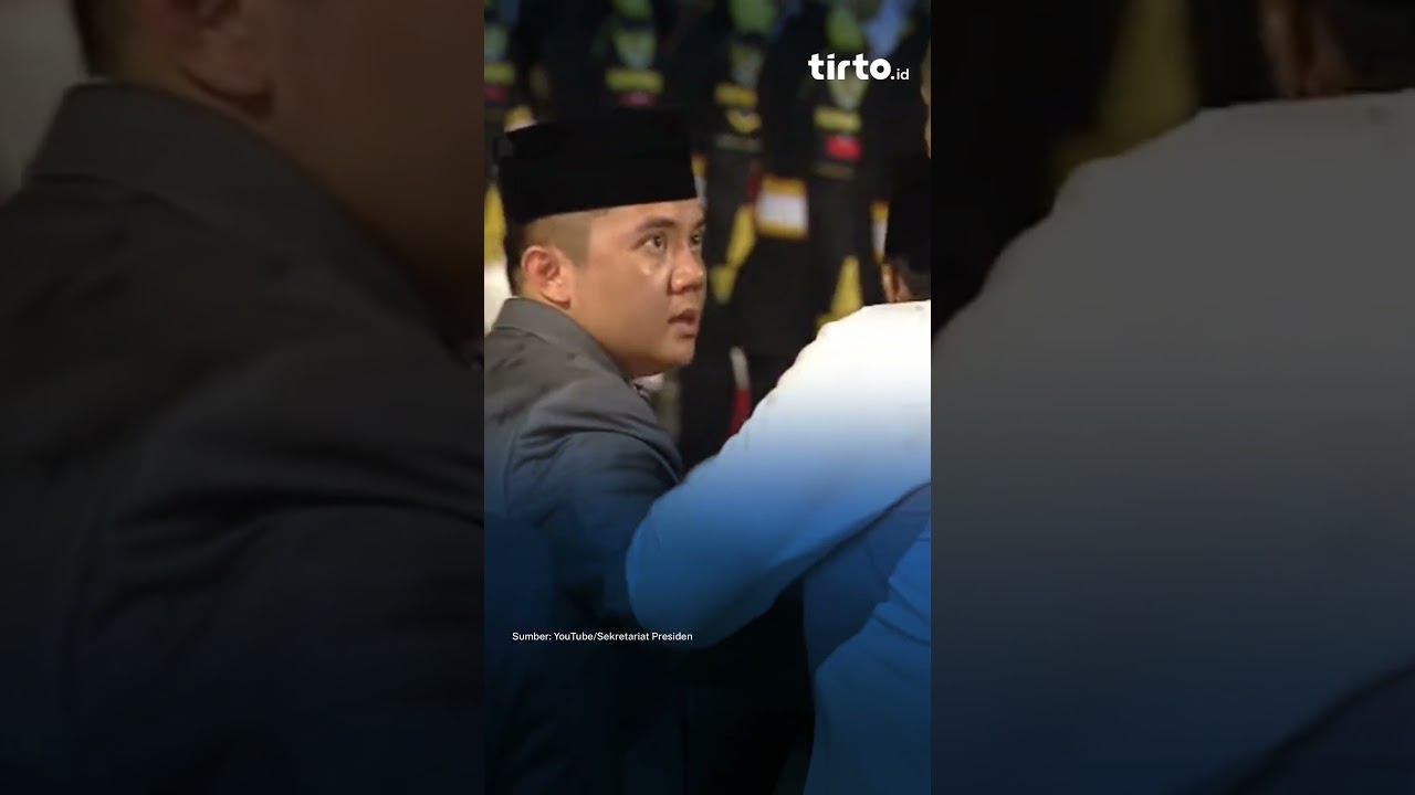 Mayor Teddy Tegur Paspampres yang Payungi Prabowo