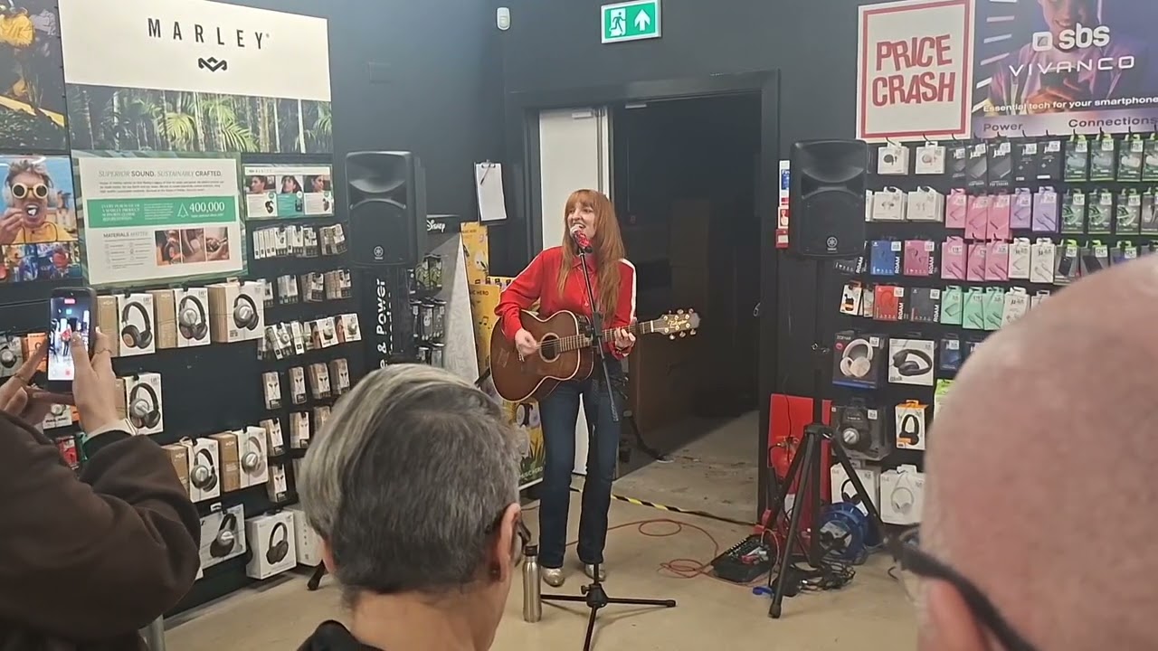 Kezia Gill - All On Red - Live Session @ HMV Derby (14/2/26)