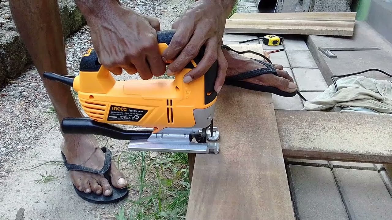 INGCO Jig Saw in Action