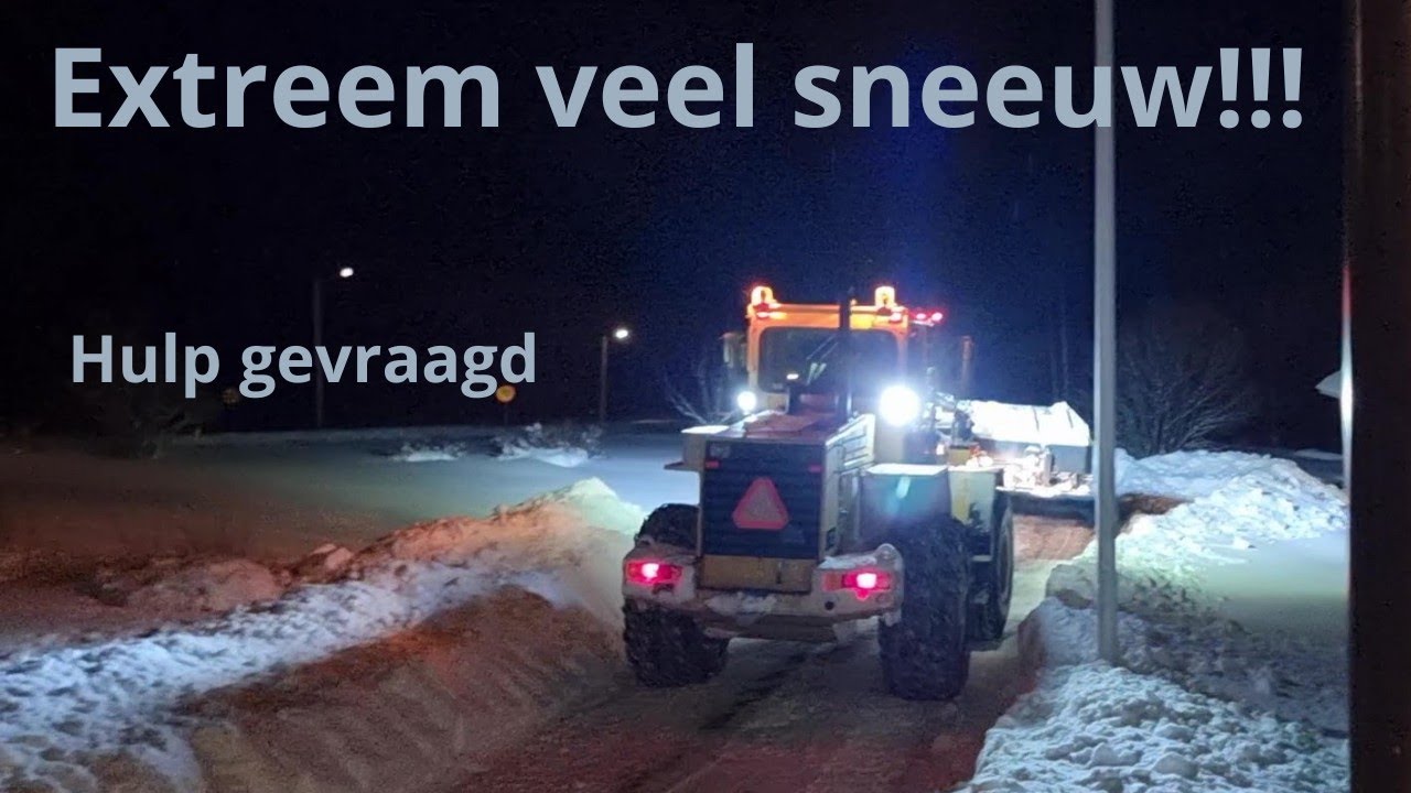 SNEEUWSTORM!!!. Sneeuwschuiven. Hulp gevraagd.  Kerstspullen opruimen.