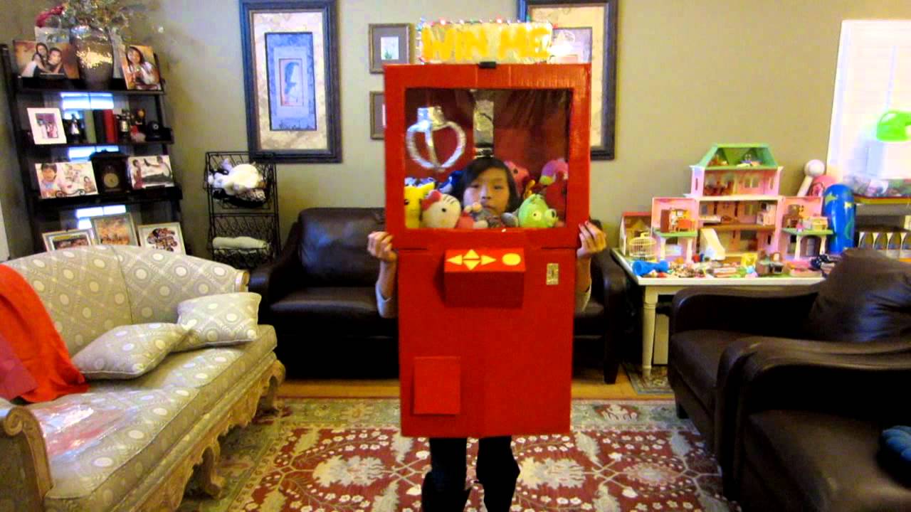 Cool Homemade Crane Game / Prize Claw Halloween Costume
