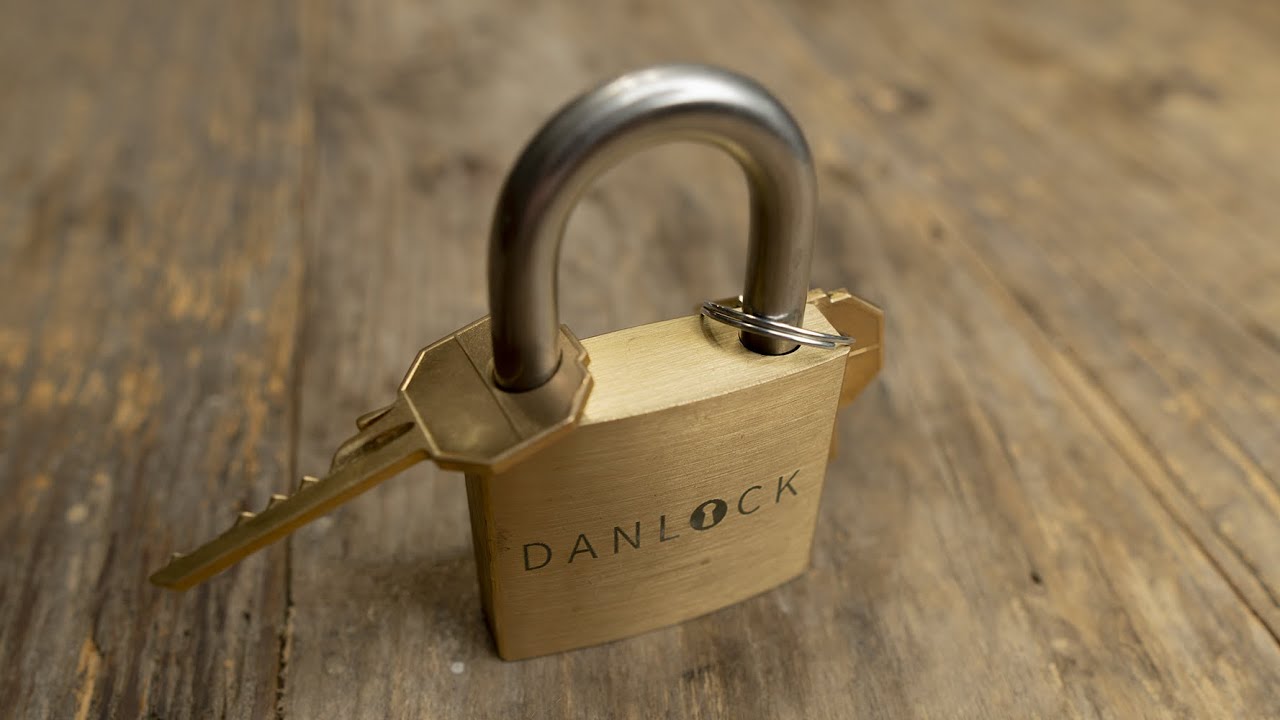 Solving the very clever DanLock puzzle