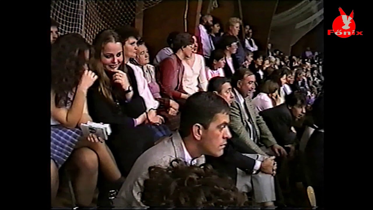 Az archívumból: Gimnáziumi szalagtűző ünnepség 1996.