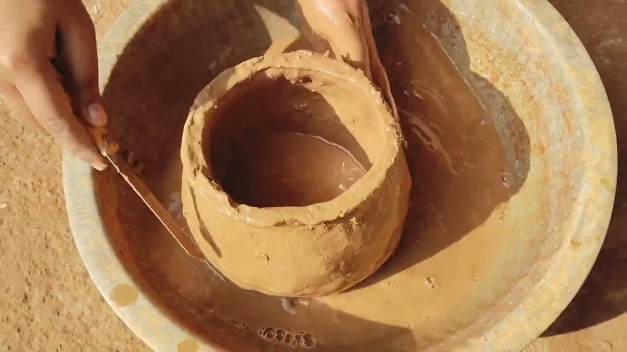 Aaj matki ko pani me melt ke sath knife se scrape bhi kiya hai 🔪🍯