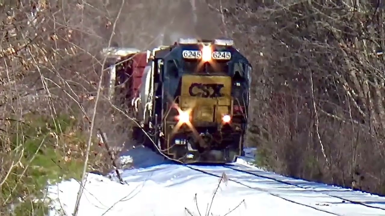 L054 west  turns over train to L053 at Leeds Junction February 2026