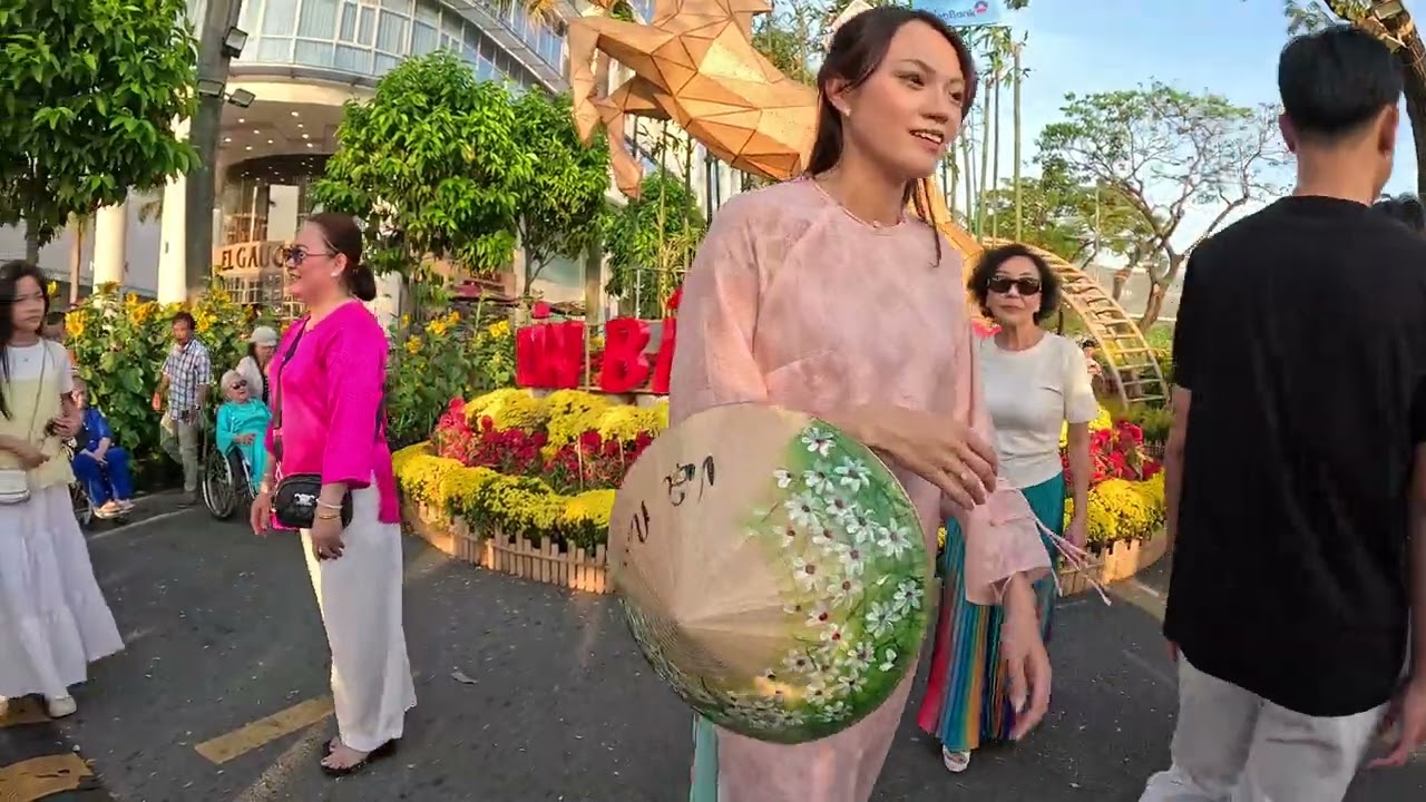 Hồ Bán Nguyệt ở Phú Mỹ Hưng Quận 7
