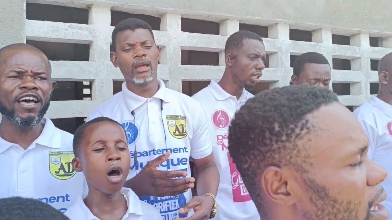 LUIZENO TUENDA KAMBA MVULUZI ETO Par le GROUPE LA VOIX DE PENTECÔTE HOMME CADC NGANDU MONT HERMON