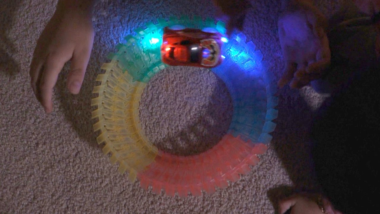 Magic Tracks in Low Light - Jimmy & Jason - V Kids TV