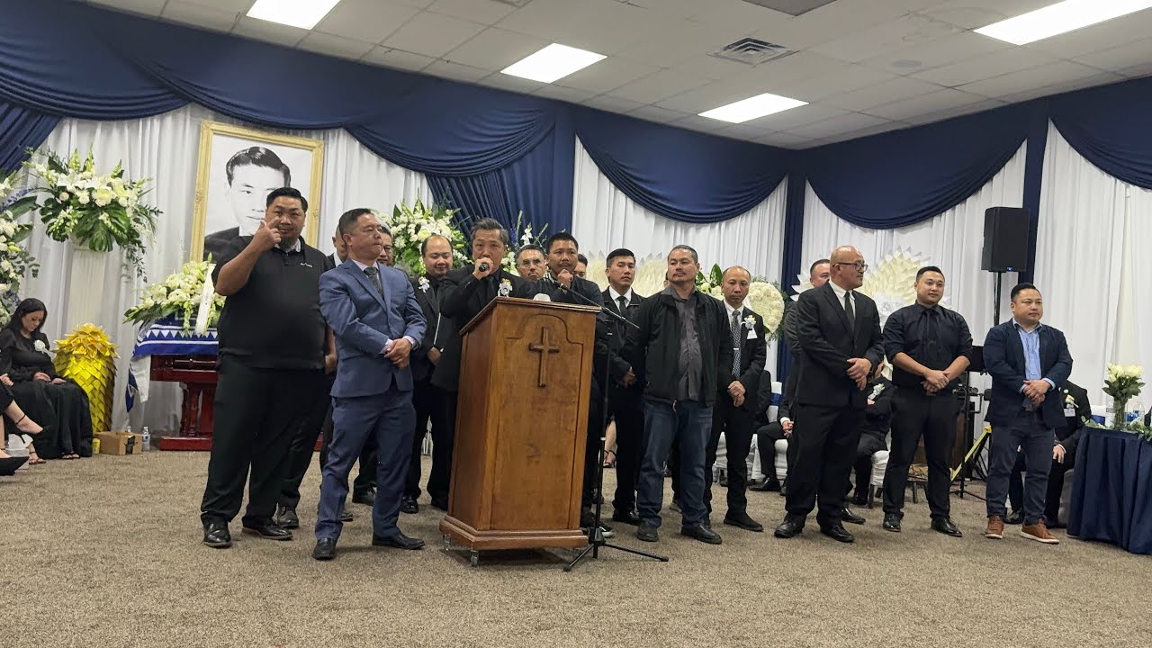 Vaam Txab has lug at Dr Vang Shur funeral 