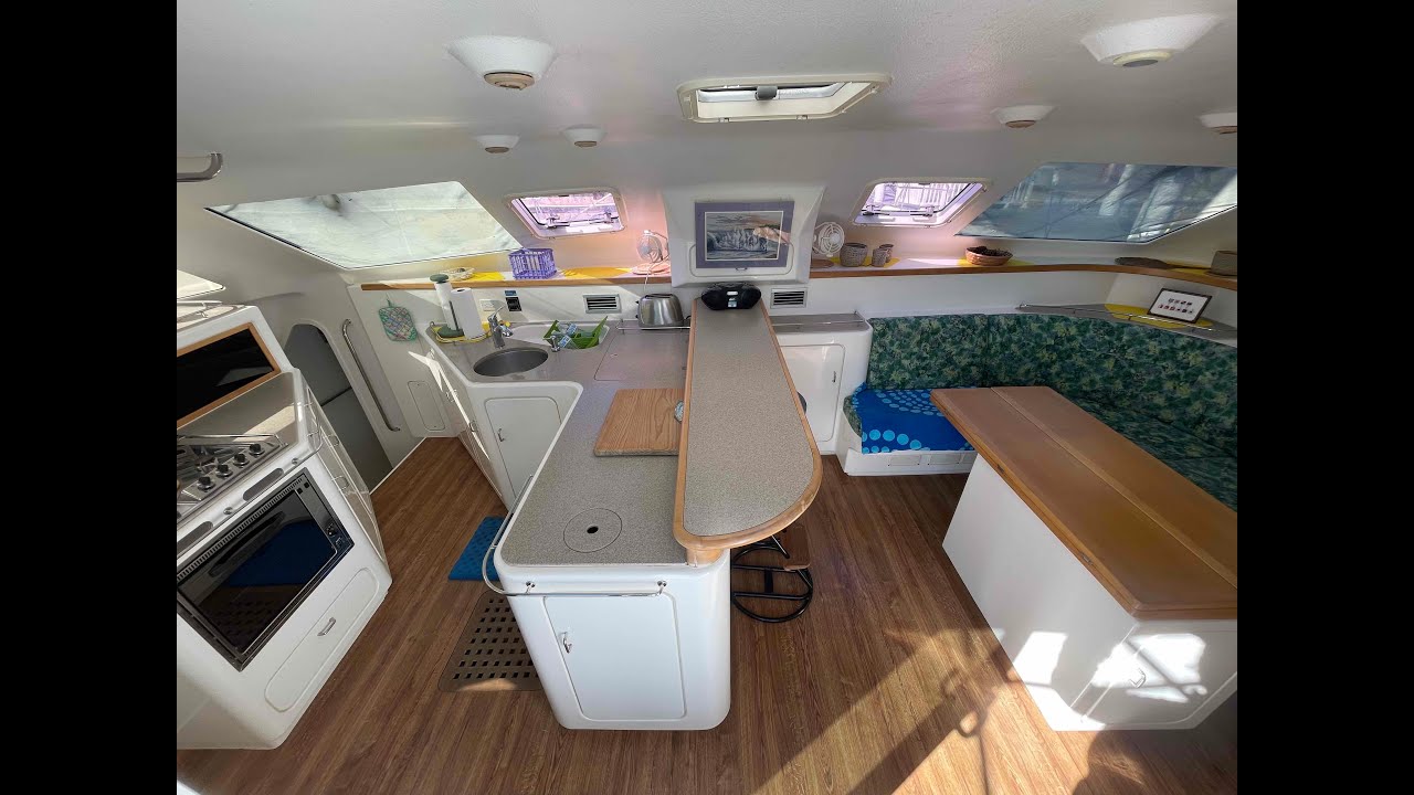 VOYAGE440 WildHorsesInterior