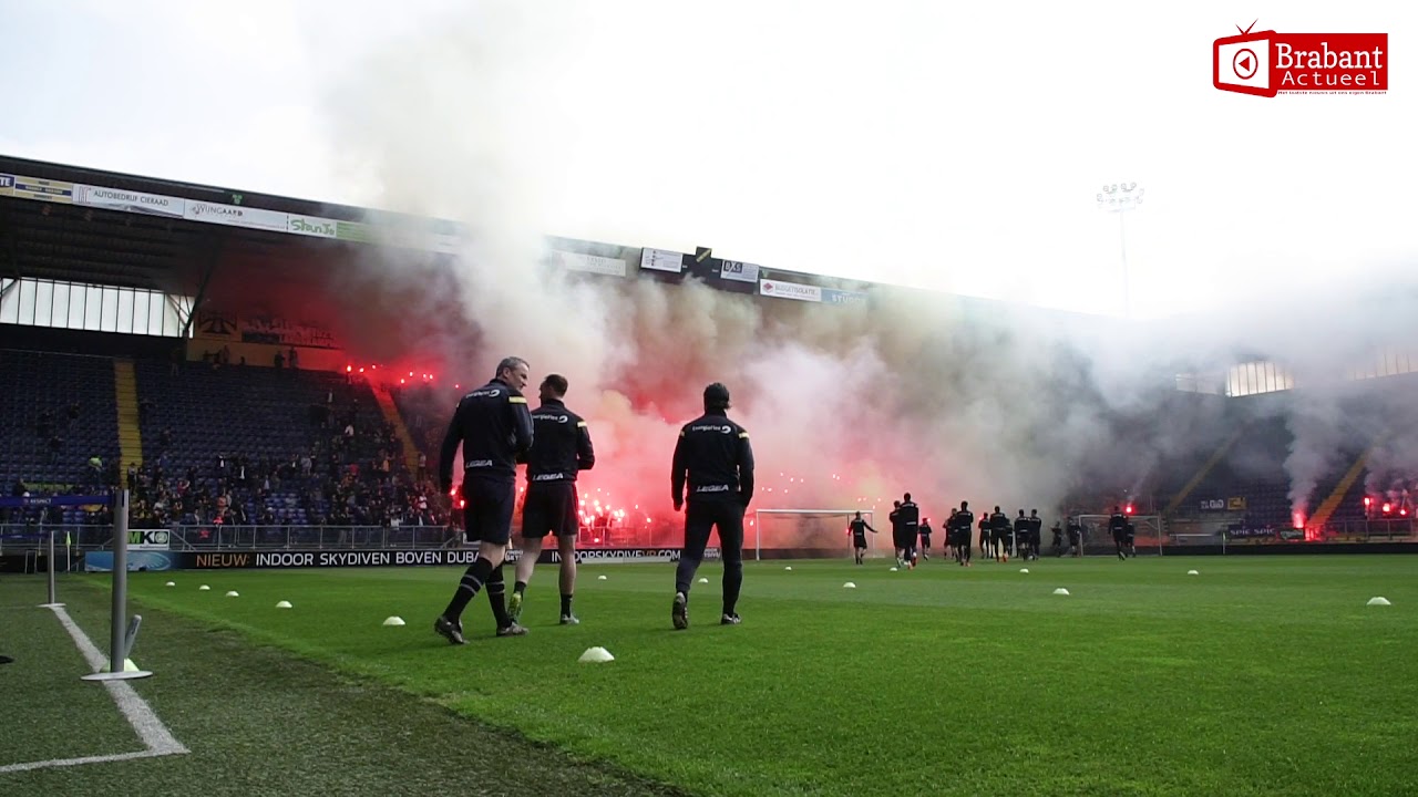(VIDEO) 14-04-2018 Vuurwerk op laatste training NAC voor derby tegen aartsrivaal Willem II