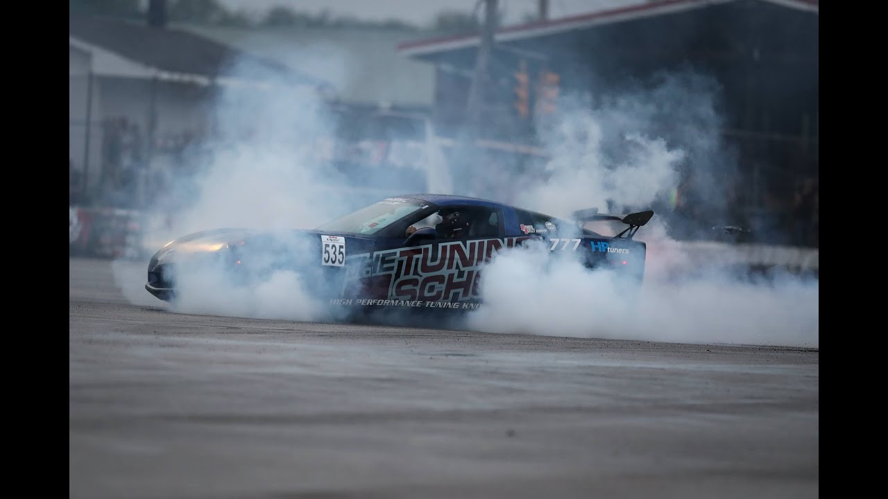 Intense battle with a really fast Porsche @ Sebring!