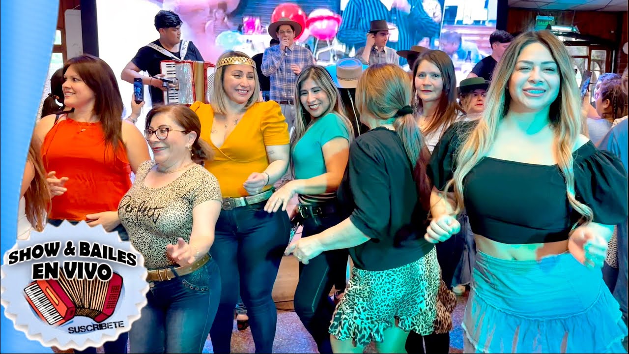 Bailando  Eklipse de amor con Priscilla y sus Amigas Mix Ranchero de Esos Quedan Sed en La Cuca Buin