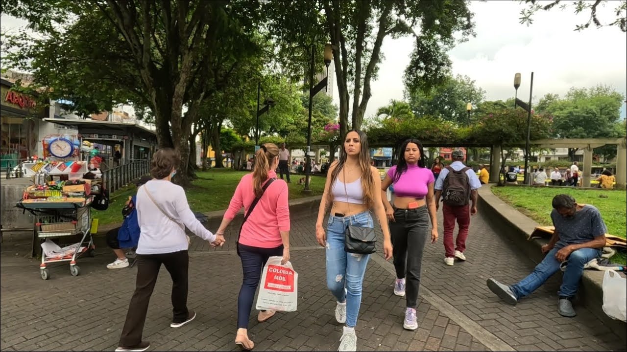 🇨🇴 Walking Tour of Downtown Pereira, Colombia
