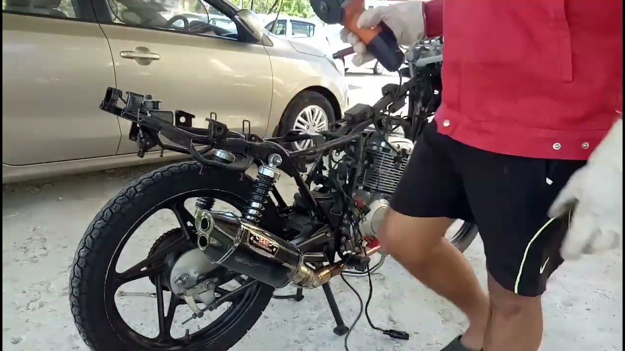 Suzuki EN125 custom. #caferacer #brunei #suzuki