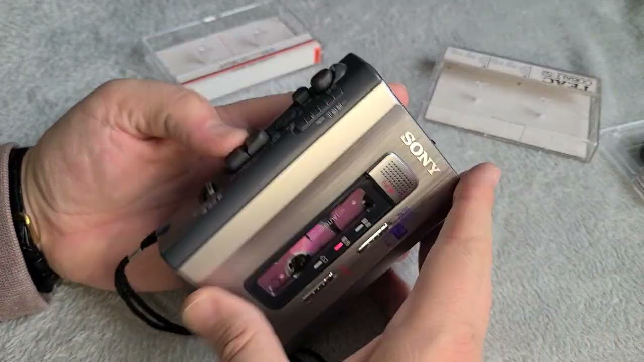 Cassette-corder SONY TCM-500 (Operation Demo)