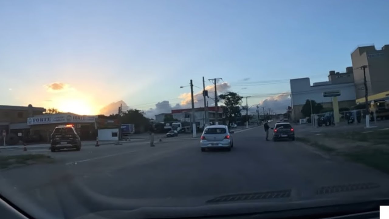 POLÍCIA RODOVIÁRIA FEDERAL ESPERANDO ALGUÉM PARA BOAS VINDAS,EM CAMAQUÃ 