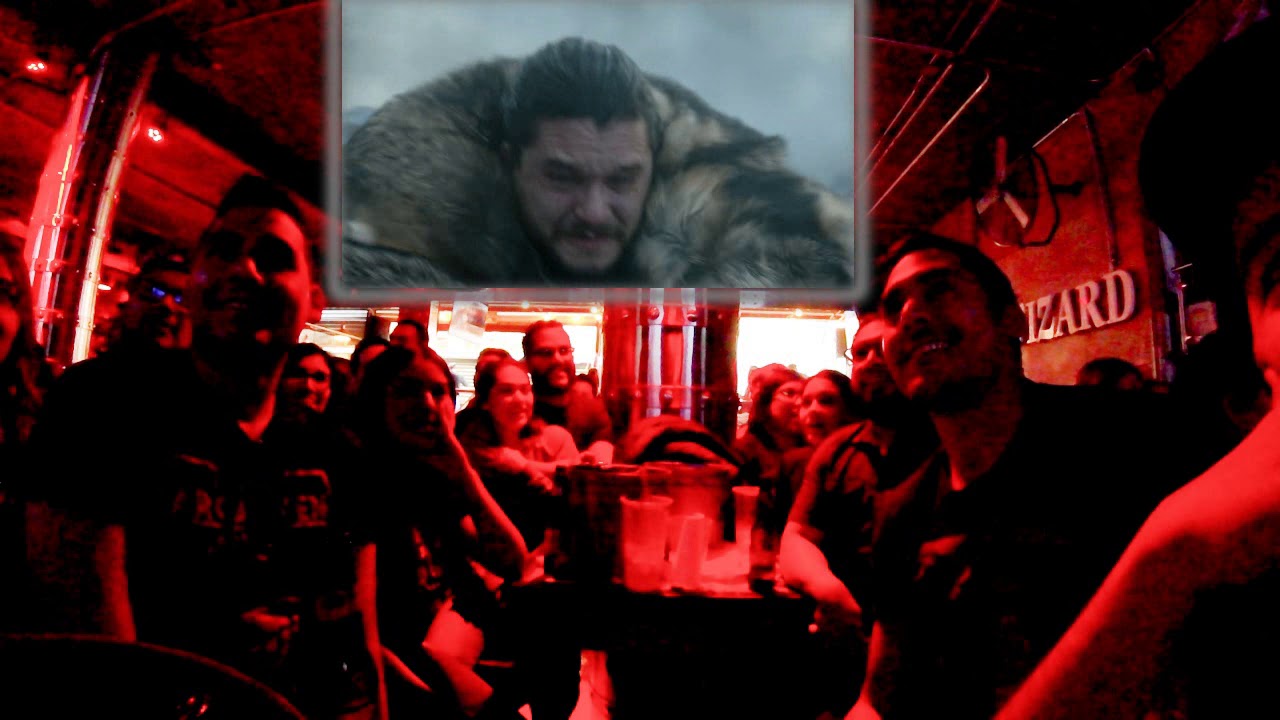 Dragón Rhaegal Montado por Jon Snow Game Of Thrones S08E01 Temporada 8 Reacción Winterfell