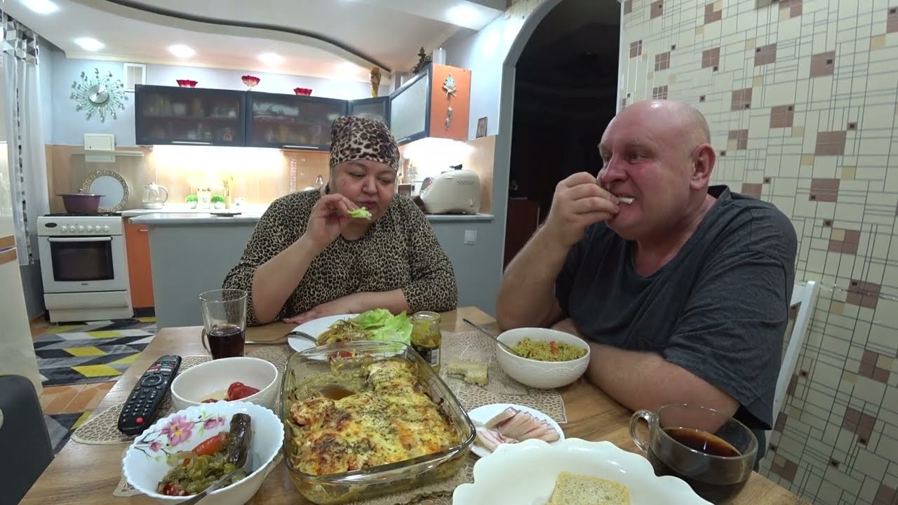 МУКБАНГ/СЕМЕЙНЫЙ УЖИН КТО С НАМИ/ЧТО ПРОИЗОШЛО У БЛОГЕРОВ КОТОРЫХ Я СМОТРЮ/ПОЕДИМ С ВАМИ И ПОГОВОРИМ