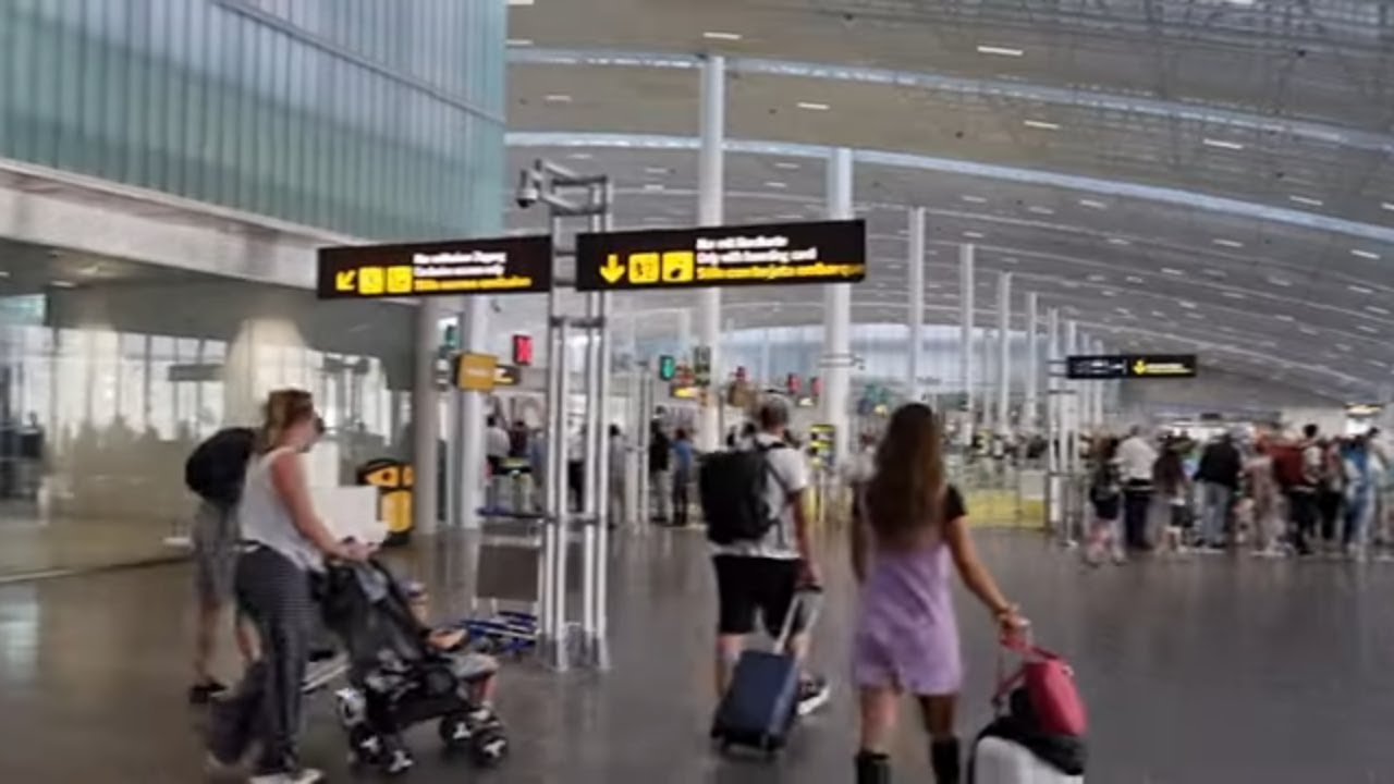 Tenerife South Airport - Before Security Approach.....